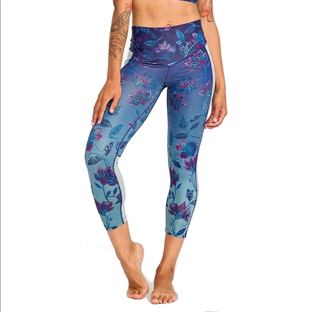 Devala KALI 3/4 LEGGING IN BLOOM SEA MIST Size M